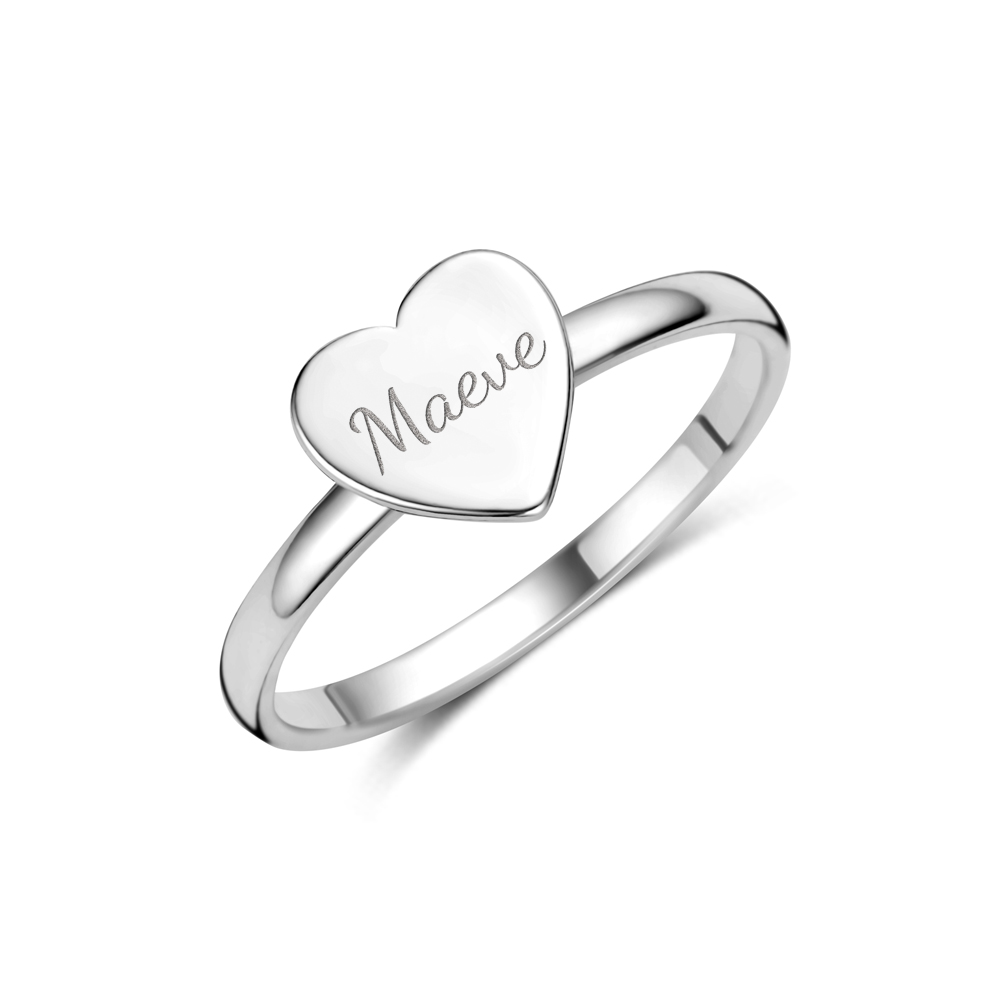 Zilveren ring met hartje en naam