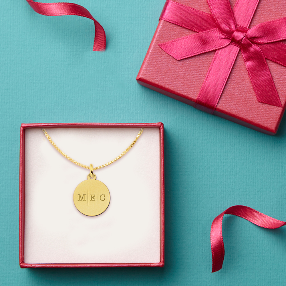 Initial ketting van goud met drie letters