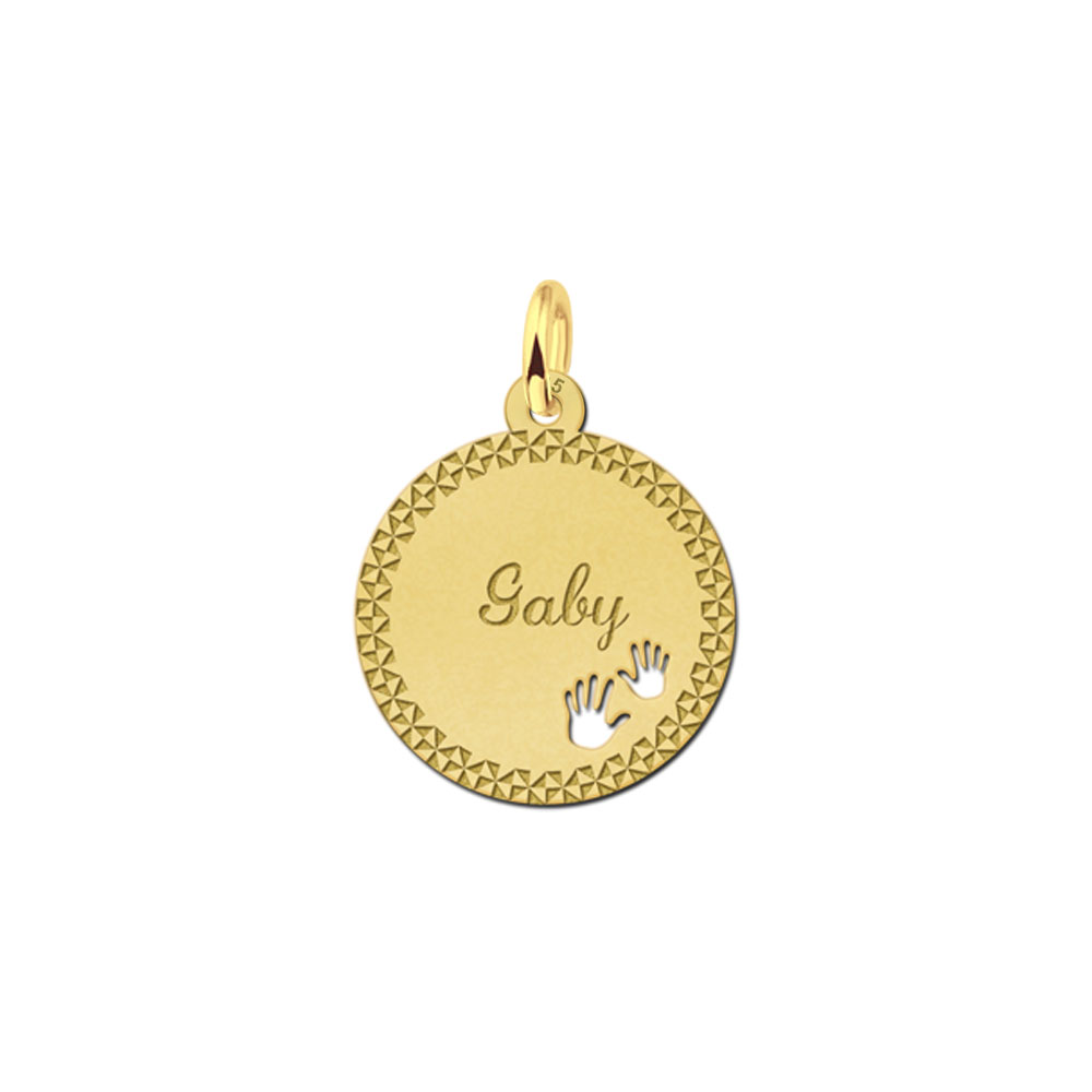 Vergulde hanger met sierrand en kinderhandjes