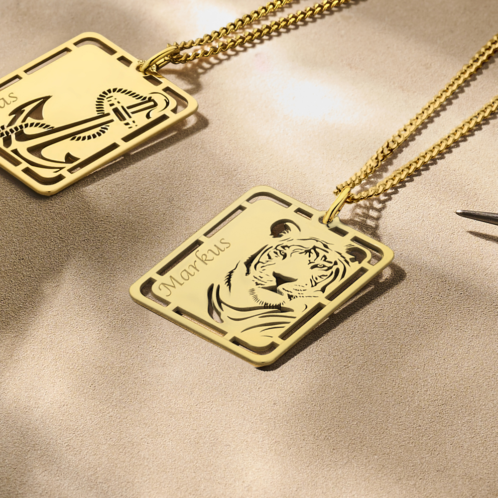 Gouden hanger met tijger en naamgravure