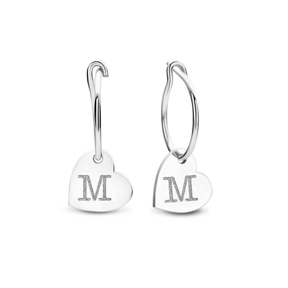 Zilveren oorbellen met hart hanger en initialen