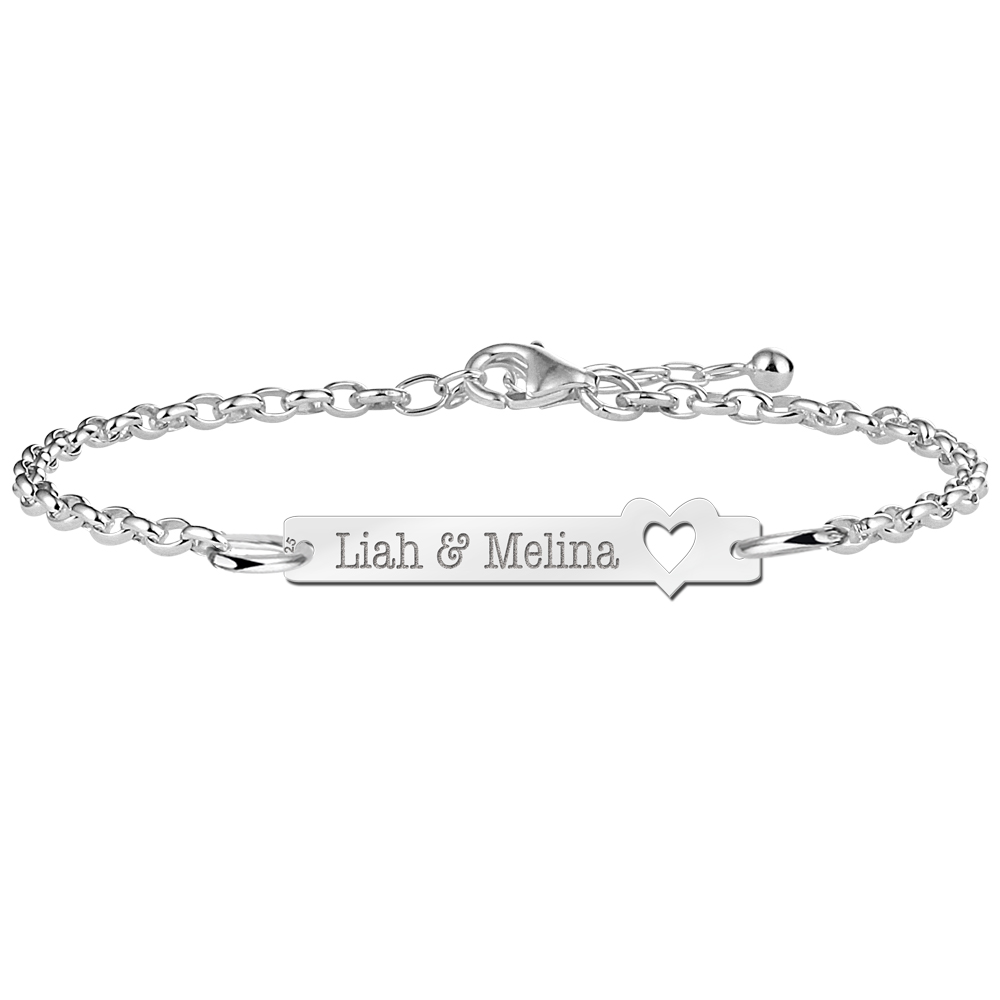 Zilveren bar armband met naamgravure en hartje