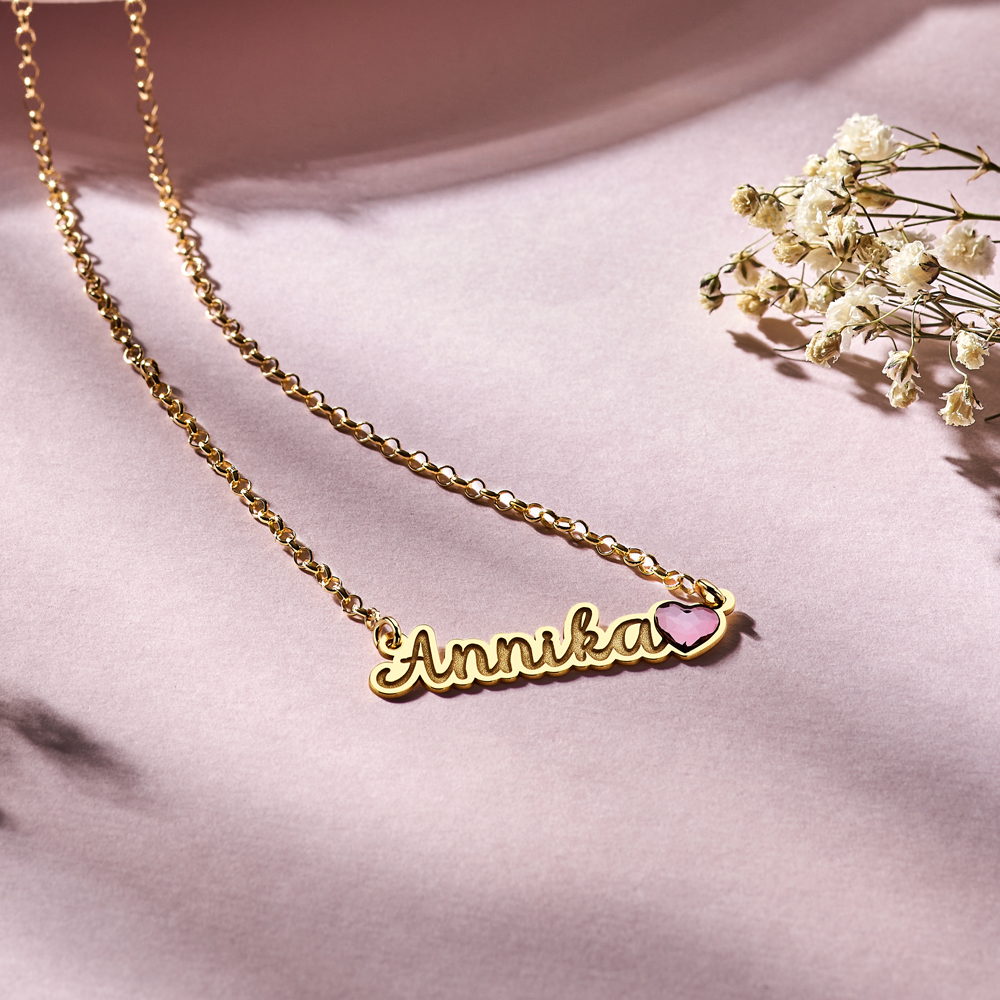 Gouden naamketting met hartjes steen model Annika