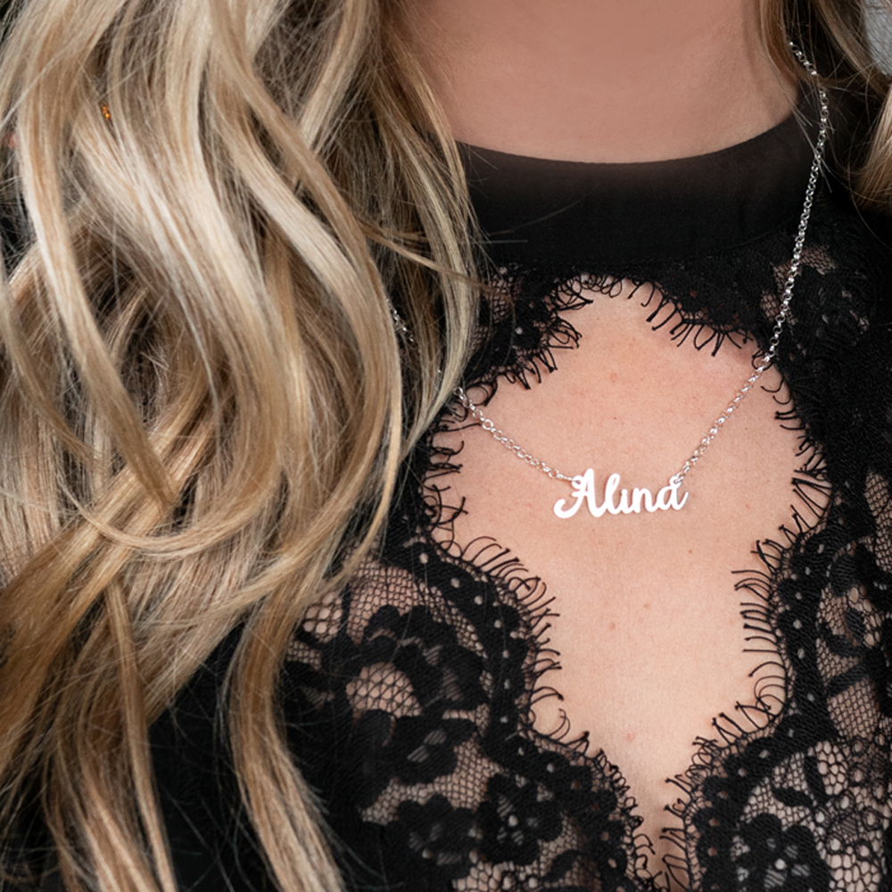 Zilveren naamketting met naam Alina