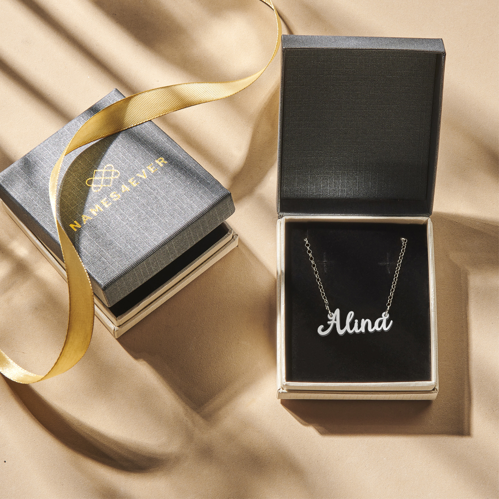 Zilveren naamketting met naam Alina