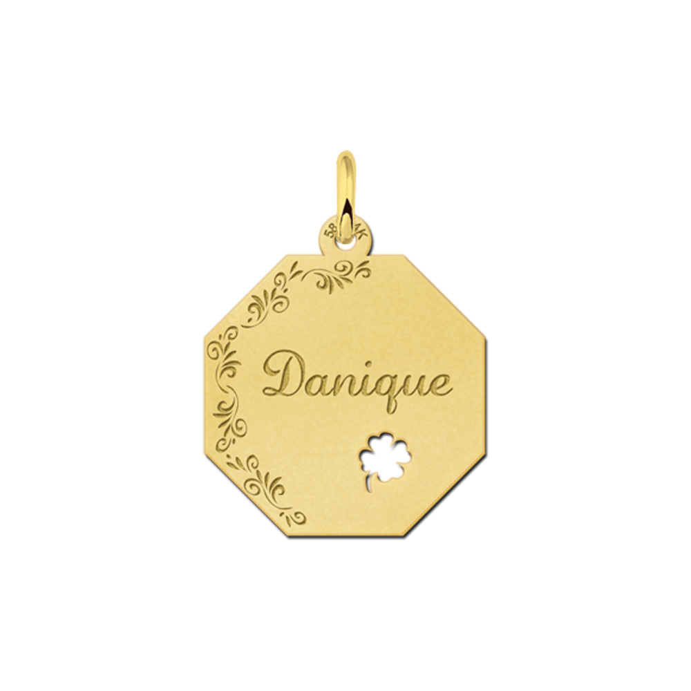 Gouden achthoekige hanger met sierlijke gravure, naamgravure en klavertje vier