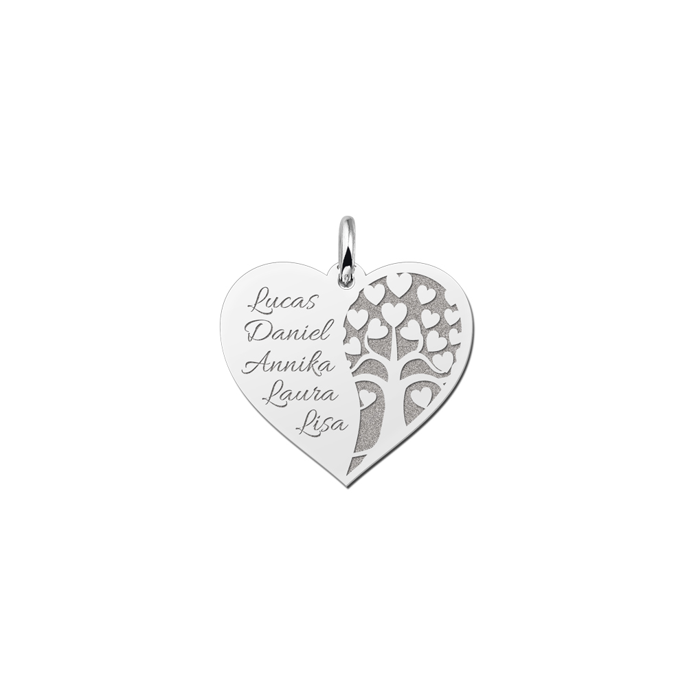 Zilveren familieketting in hartvorm met levensboom en namen