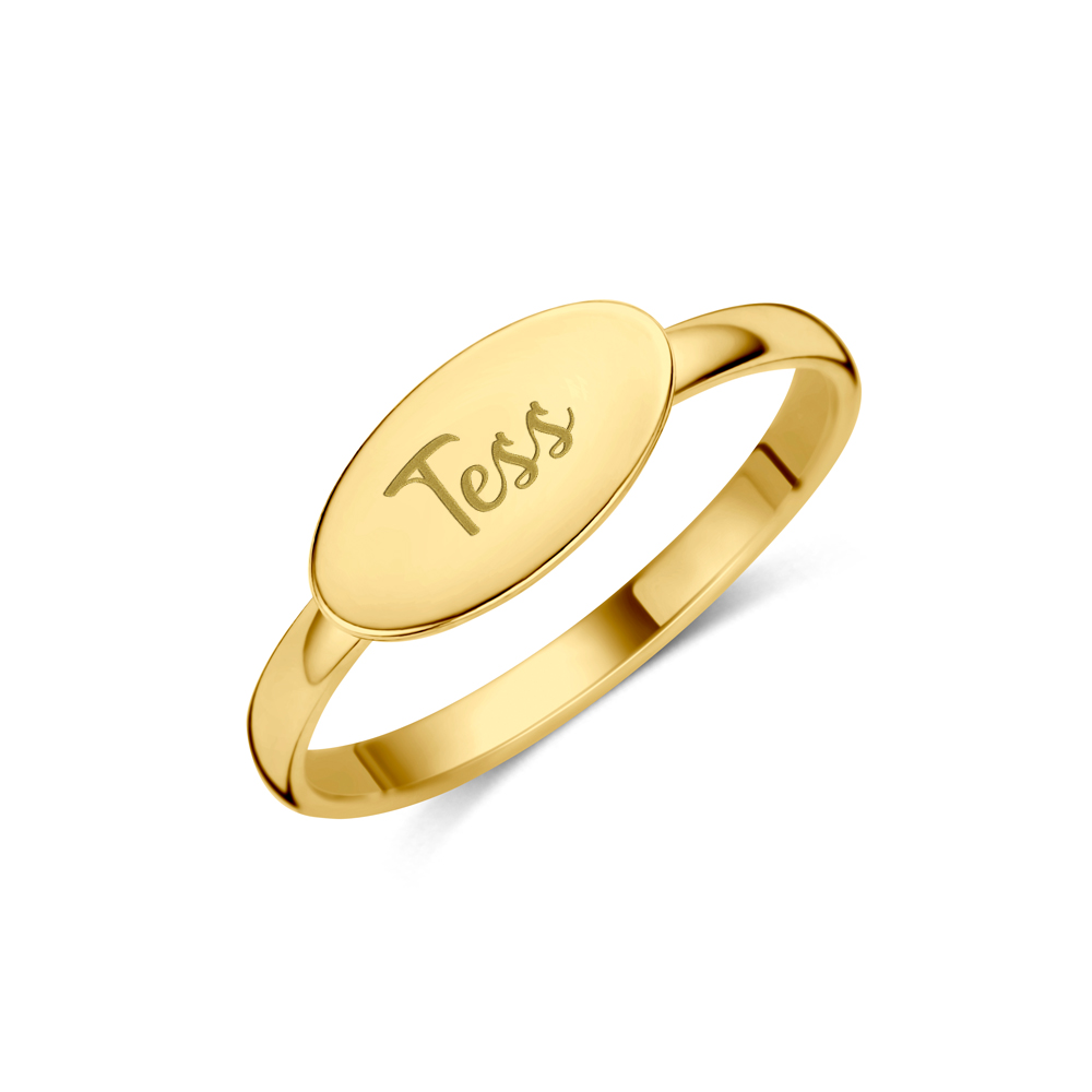 Gouden ring met ovaal en naam